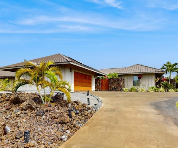 Star of Waikoloa – Ainamalu House with Guest House